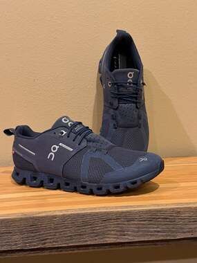 On Running Women's Cloud Waterproof Navy Sneaker Size US W8